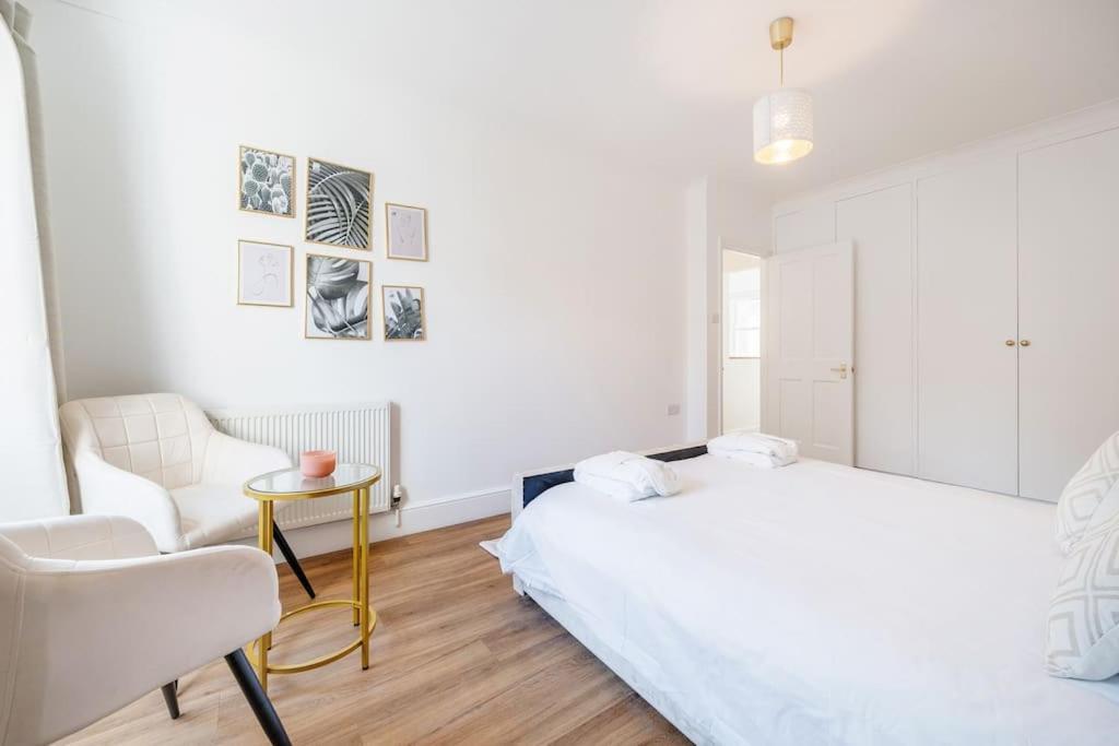 Vila House 10 Mins To Tower Bridge Hot Tub & Parking Londýn Exteriér fotografie
