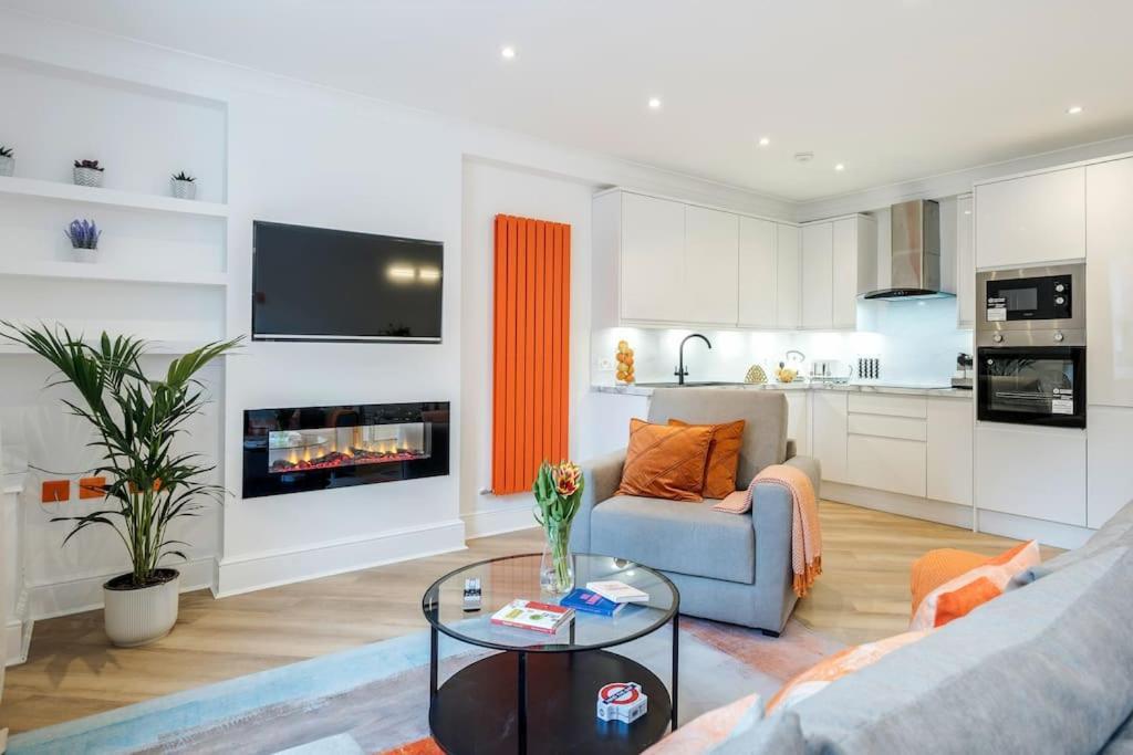 Vila House 10 Mins To Tower Bridge Hot Tub & Parking Londýn Exteriér fotografie