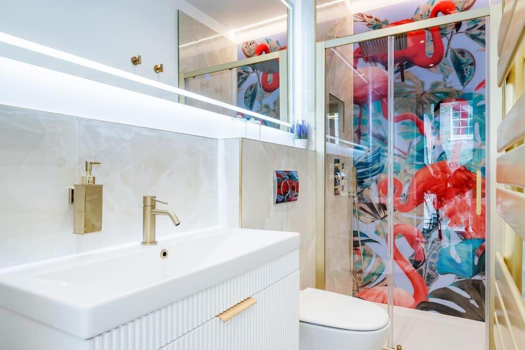 Vila House 10 Mins To Tower Bridge Hot Tub & Parking Londýn Exteriér fotografie
