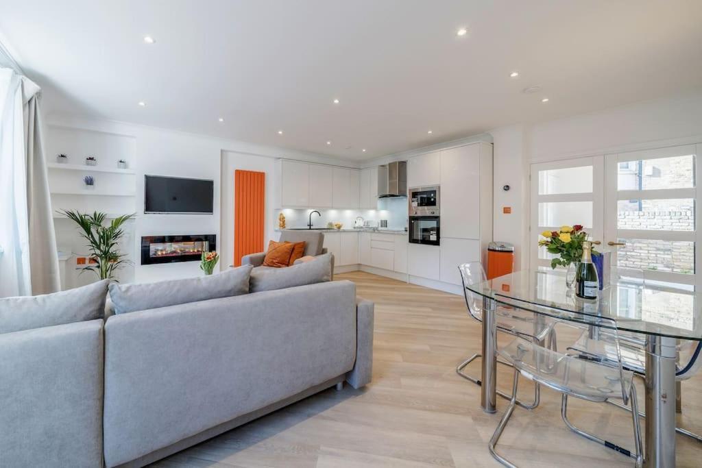 Vila House 10 Mins To Tower Bridge Hot Tub & Parking Londýn Exteriér fotografie