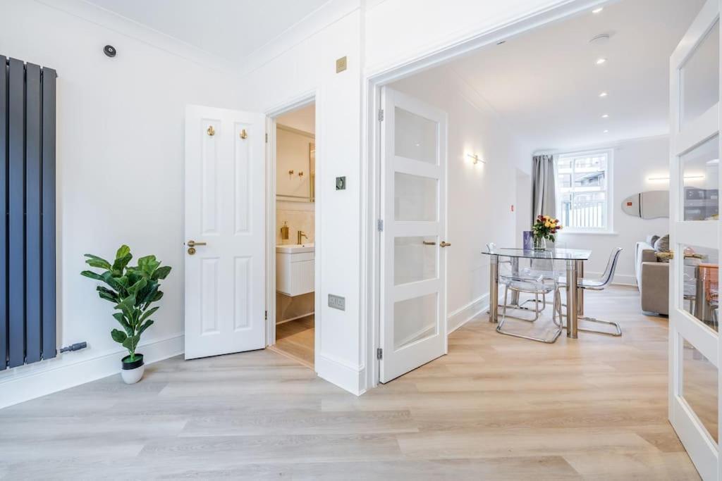 Vila House 10 Mins To Tower Bridge Hot Tub & Parking Londýn Exteriér fotografie