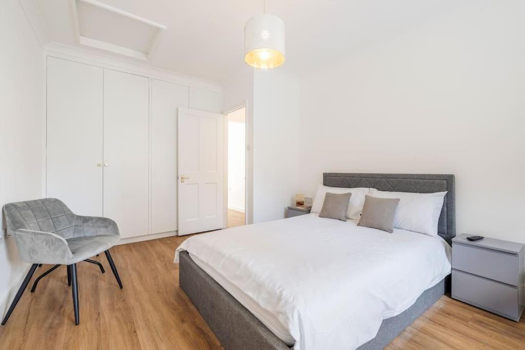 Vila House 10 Mins To Tower Bridge Hot Tub & Parking Londýn Exteriér fotografie