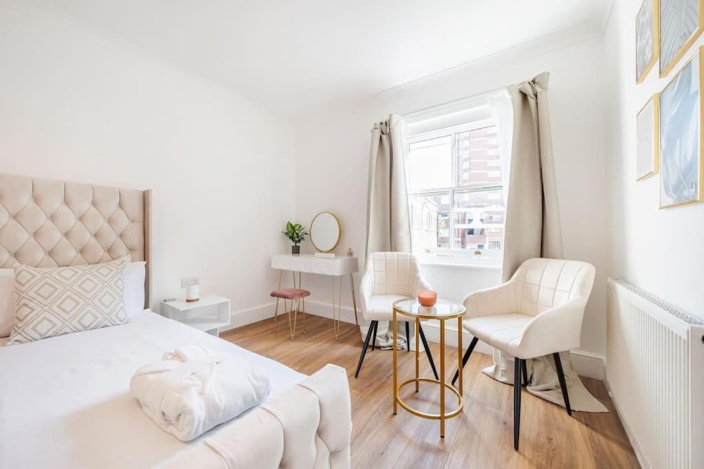 Vila House 10 Mins To Tower Bridge Hot Tub & Parking Londýn Exteriér fotografie